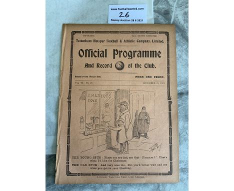 1913/1914 Tottenham Reserves v West Ham Football Programme: South Eastern League dated 25 12 1913. Team changes. Ex bound in 