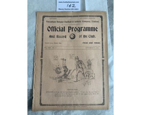 1920/1921 Tottenham v Oldham Athletic Football Programme: Division One match dated 6 11 1920 in fair condition with no team c