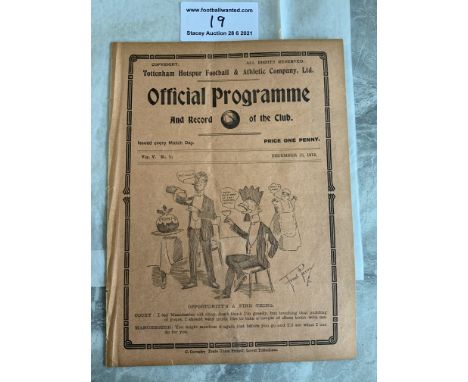 1912/1913 Tottenham Reserves v QPR Football Programme: South Eastern League dated 25 12 1912. Pencilled team changes. Ex boun