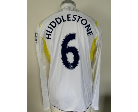 Huddlestone Tottenham 2009/2010 Match Worn Football Shirt: Long sleeve white Puma shirt in very good condition.