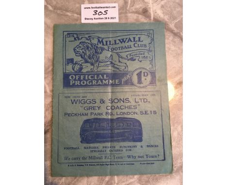 39/40 Millwall v Tottenham Football Programme: Excellent condition League match dated 25 3 1940 with no team changes. Light f