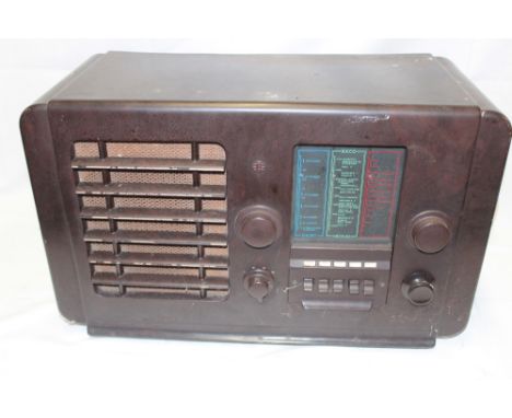 A vintage Ekco type U49 valve radio in bakelite case 