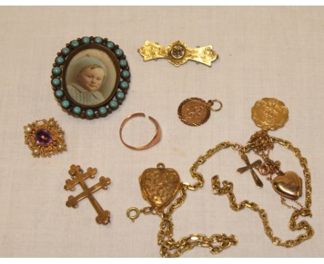 A selection of good quality decorative jewellery including 9ct gold St. Christopher pendant, 9ct gold signet ring (damaged), 