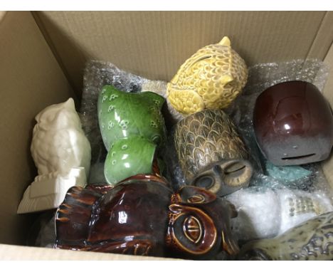 A large collection of assorted Ceramic owl figures, this lot cannot be posted