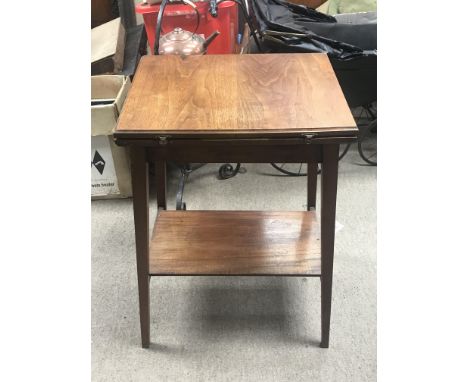 A walnut wood card table, dimensions 34x45x71.5cm. NO RESERVE