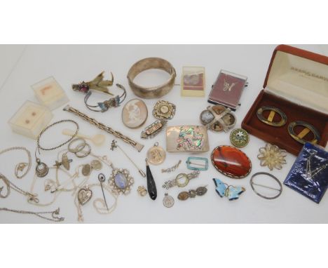 A pair of Japanese Damascene buckles, a silver and paua shell Mexican silver buckle, a wide silver bangle and other items Con