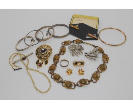 Two vintage diamante brooches stamped CP, silver and white metal bangles and other vintage items Condition Report:Not availab