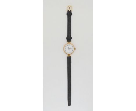A 9ct gold ladies vintage Rolco watch with leather strap 15.7gms including strap and mechanism. Condition Report:Glass has cr
