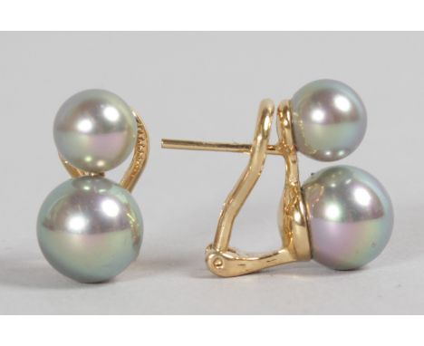 A PAIR OF SOUTH SEA PEARL EARRINGS.
