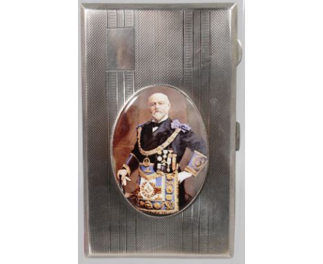 A GEORGE V ENGINE TURNED CIGARETTE CASE, Birmingham 1913, with a Masonic oval portrait of a Grand Master.