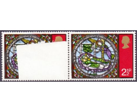 Great Britain Stamps : 1971 2 1/2p Christmas, spectacular mis-print in a horizontal pair, complete part of one stamp missing 