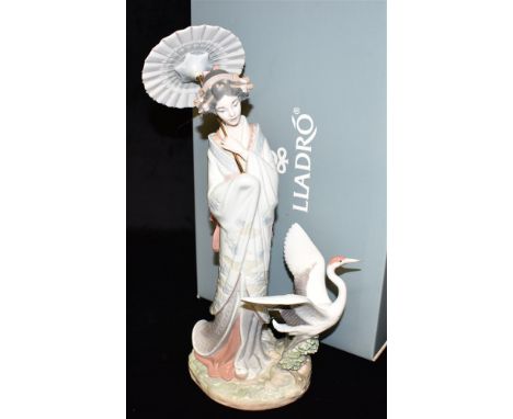 A LARGE LLADRO FIGURE 01008253 'Japanese Portrait', boxed with paperwork Condition Report : very good condition Condition rep