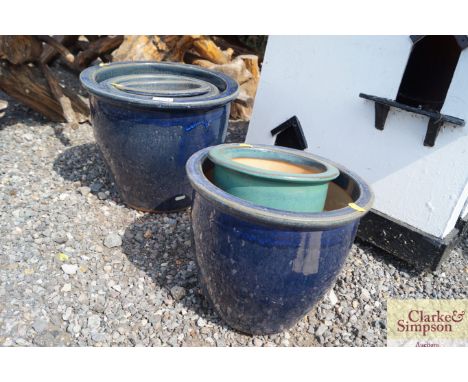A quantity of blue ceramic garden planters 