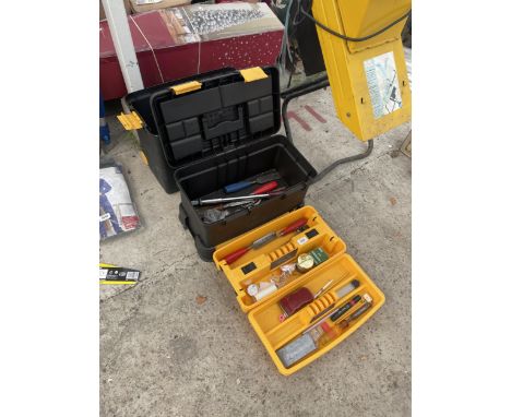 A PLASTIC STACKING TOOL BOX WITH AN ASSORTMENT OF TOOLS TO INCLUDE CHISELS ETC 