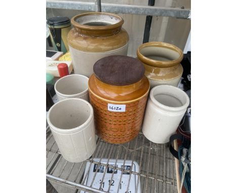 AN ASSORTMENT OF STONEWARE VESSELS TO INCLUDE TWO BROWN AND CREAM GLAZED POTS AND A HORNSEA FLOUR CADDY ETC 