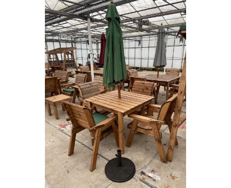 AN AS NEW EX DISPLAY CHARLES TAYLOR PATIO SET COMPRISING OF A SQUARE TABLE, FOUR CHAIRS AND PARASOL WITH BASE *PLEASE NOTE VA