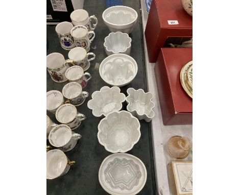 SEVEN VINTAGE CERAMIC JELLY MOULDS TO INCLUDE SHELLEY 