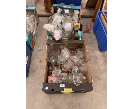A LARGE QUANTITY OF GLASS AND CERAMIC ITEMS TO INCLUDE JUGS AND CUPS ETC 