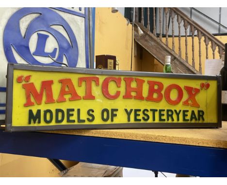 A MATCHBOX MODELS OF YESTERYEAR ILLUMINATED LIGHT BOX SIGN 