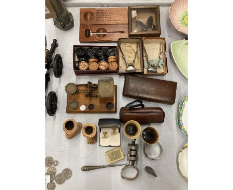 A MIXED LOT TO INCLUDE BOXED DRAUGHTS, POST OFFICE SCALES, HORN BEAKERS, WINE THERMOMETER, CUFFLINKS, ETC 