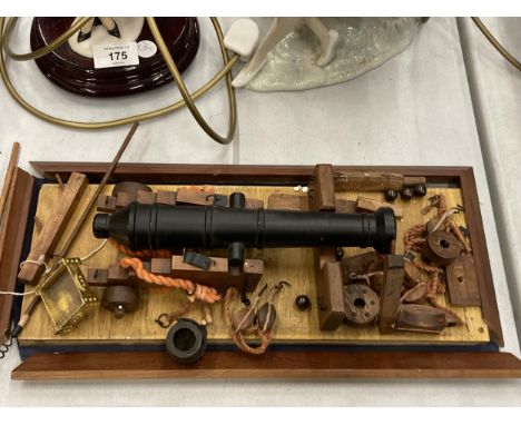 A MODEL OF A NAPOLEONIC WAR NAVAL CANON, LENGTH 40CM FOR RESTORATION 
