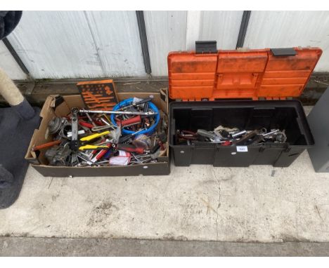 AN ASSORTMENT OF HAND TOOLS TO INCLUDE SPANNERS AND PLIERS ETC 