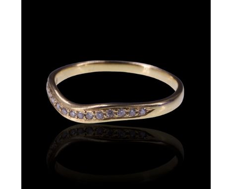 A diamond-set  18 ct gold subtle wishbone ring, P, 1.8 g