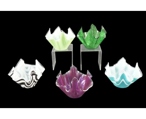 Five glass handkerchief bowls, tallest 10 cm