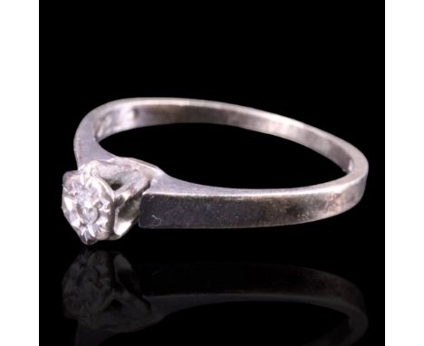 A 1980 illusion-set diamond and 9 ct gold solitaire ring, O, 1.8 g