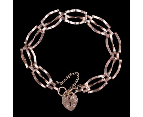 A 9 ct gold fancy gate-link bracelet with a heart-shaped padlock clasp, 17 cm, 5.4 g