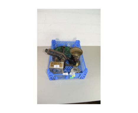 BOX OF MIXED WARES TO INCLUDE VINTAGE BLOW TORCH, QUARTZ MANTEL CLOCK