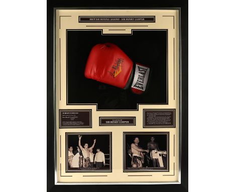 Sir Henry Cooper Signed Everlast Boxing Glove - British Boxing Legend Signed Presentation Display, With Pcictures and Stats, 