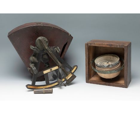 Set of D. Filby, Hamburg sextant and Rosell compass, 19th century.Metal, wood and paper.In original wooden boxes with damage.