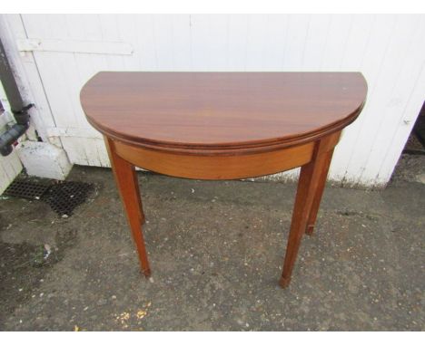 Folding mahogany card table H80cm Top D100cm approx&nbsp;