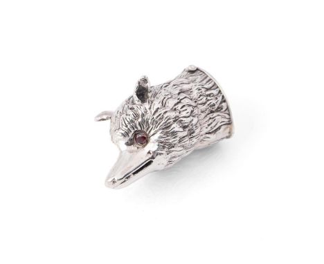 A silver fox head snuff box, with red glass eyes, marked 925 to the inside lid, 1.34toz.
