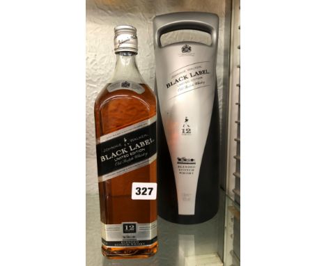BOXED JOHNNIE WALKER BLACK LABEL LIMITED EDITION OLD SCOTCH WHISKY 12 YEARS OLD 1L