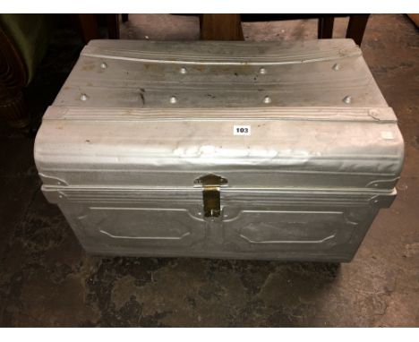 METAL TRUNK