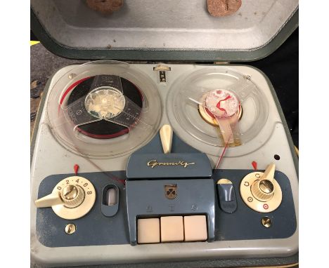 VINTAGE GRUNDIG TAPE PLAYER