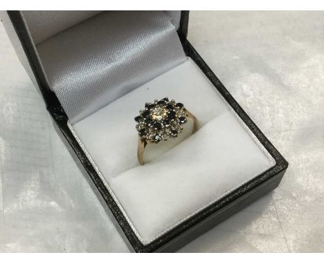 9ct Gold Diamond and Garnet cluster ring