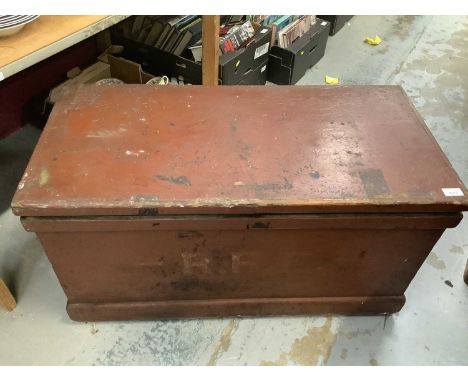 Victorian painted pine trunk with rope handles