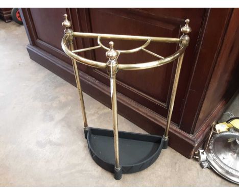 Victorian style brass stick stand and a brass firescreen with bevelled plate (2)