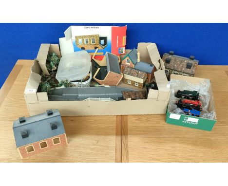 Box of Hornby train accessories and loco's; Hornby Thomas the tank engine, buildings and two other locos 