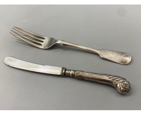 2x antique silver items to include Sheffield 1898 fork and a 1909 Sheffield knife, weight 89 grams 