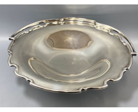 Antique silver fruit dish in very good condition hallmarked Birmingham 1904, weight 655.2 grams 