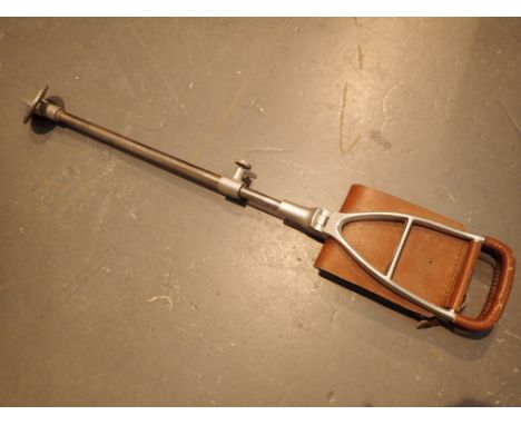 Leather seated shooting stick 