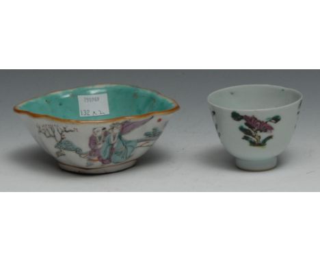 A Chinese shaped quatrefoil bowl, painted in the famille rose palette with figures in a landscape, 12cm wide, 19th/early 20th