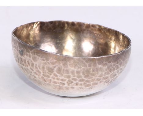 Patricia Jean Hamilton - an Elizabeth II silver tumbler cup, planished overall, 5cm diam, London 1970 