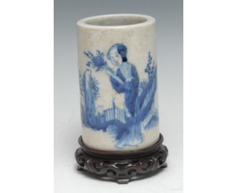 A Chinese porcelain bitong brush pot, painted in tones of underglaze blue on a crackle glaze ground, 12cm high, 19th/early 20