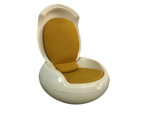 PETER GHYCZY (GERMAN, 1940-2022), THE GARDEN EGG CHAIR, DESIGNED 1968 in white fibreglass, the hinged lid seat opening to rev