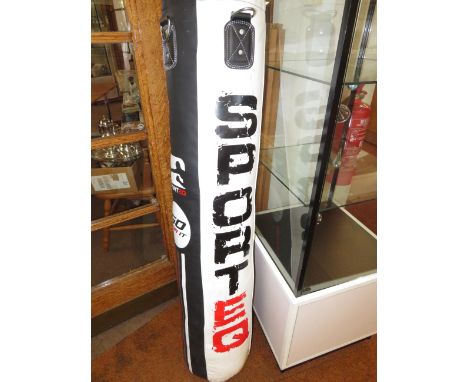 Sports EQ punch bag with accessorises, chain &amp; bracket ect 